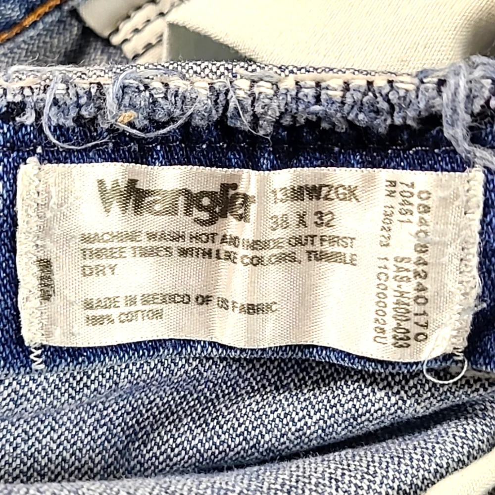 WRANGLER VINTAGE MENS STRAIGHT FADED DISTRESSED BLUE JEANS 38x31